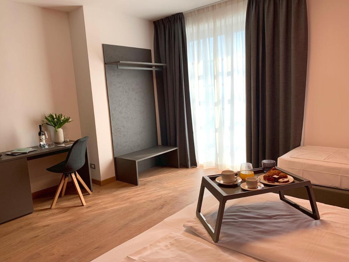 Guest House Le Cassandre Sondrio Eksteriør billede